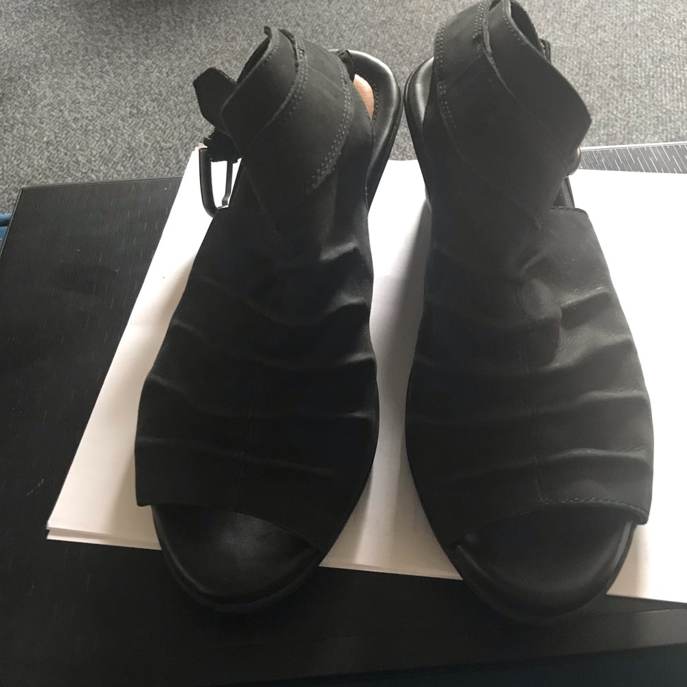 Earth Wedge Sandals